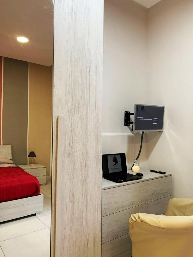 Home Regina Giovanna Napoli Esterno foto